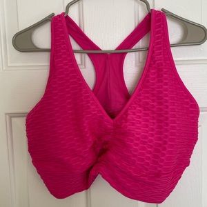 Sofia Vergara sports bra size XXL